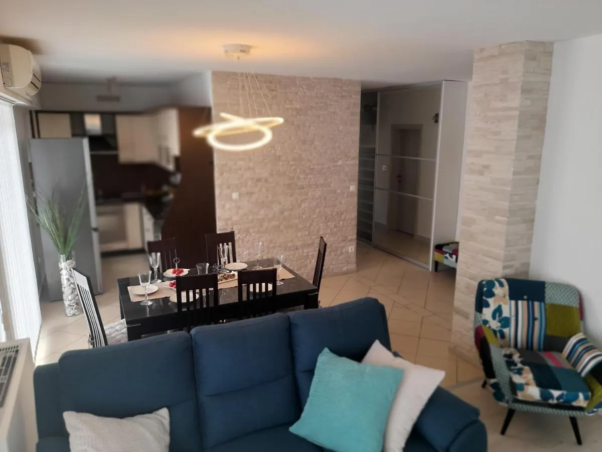 Mel&Stef, Charming House, Apartment With Private Swimming Pool Ideal For Family Vacation プーラ