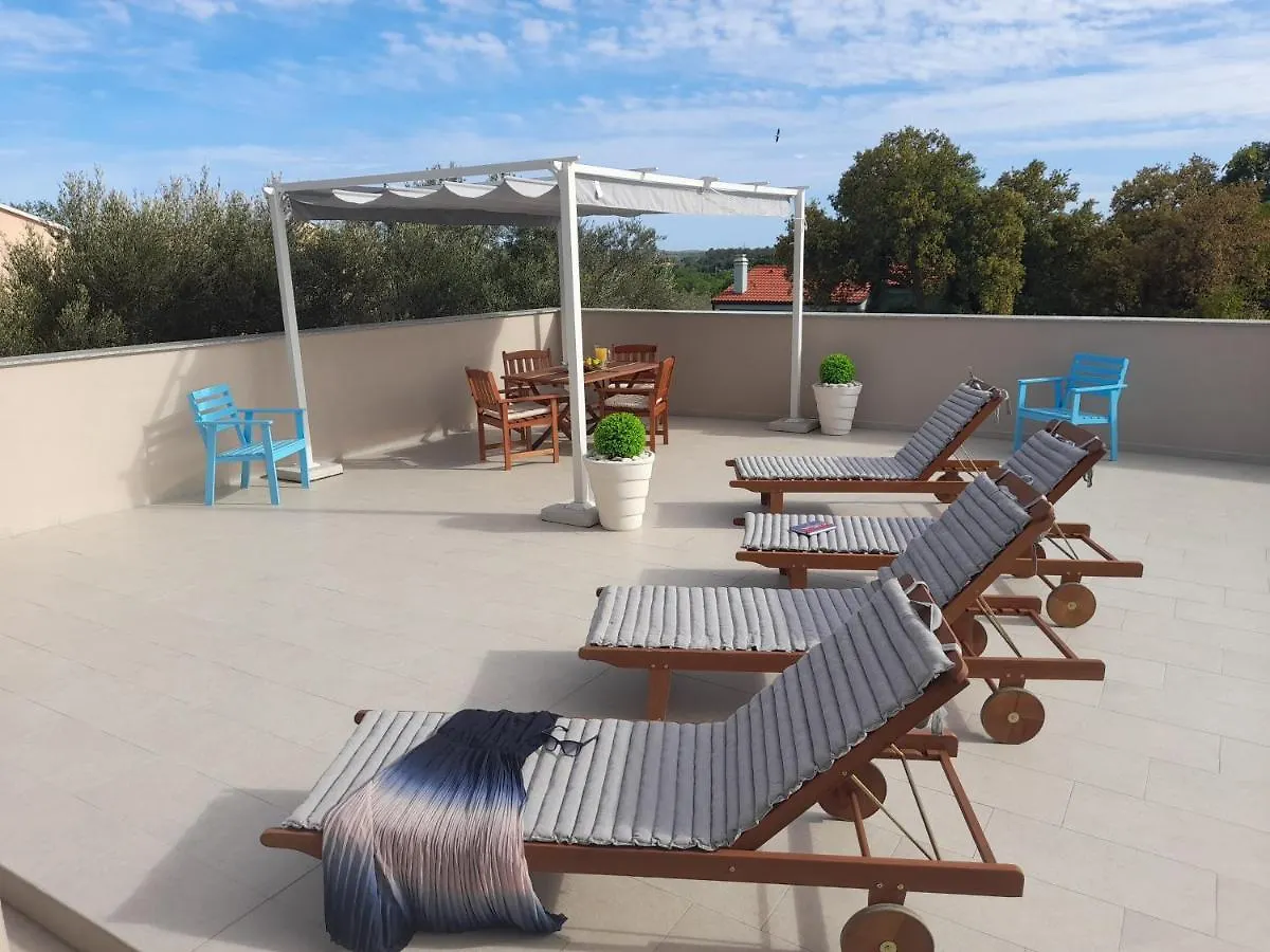 Mel&Stef, Charming House, Apartment With Private Swimming Pool Ideal For Family Vacation プーラ