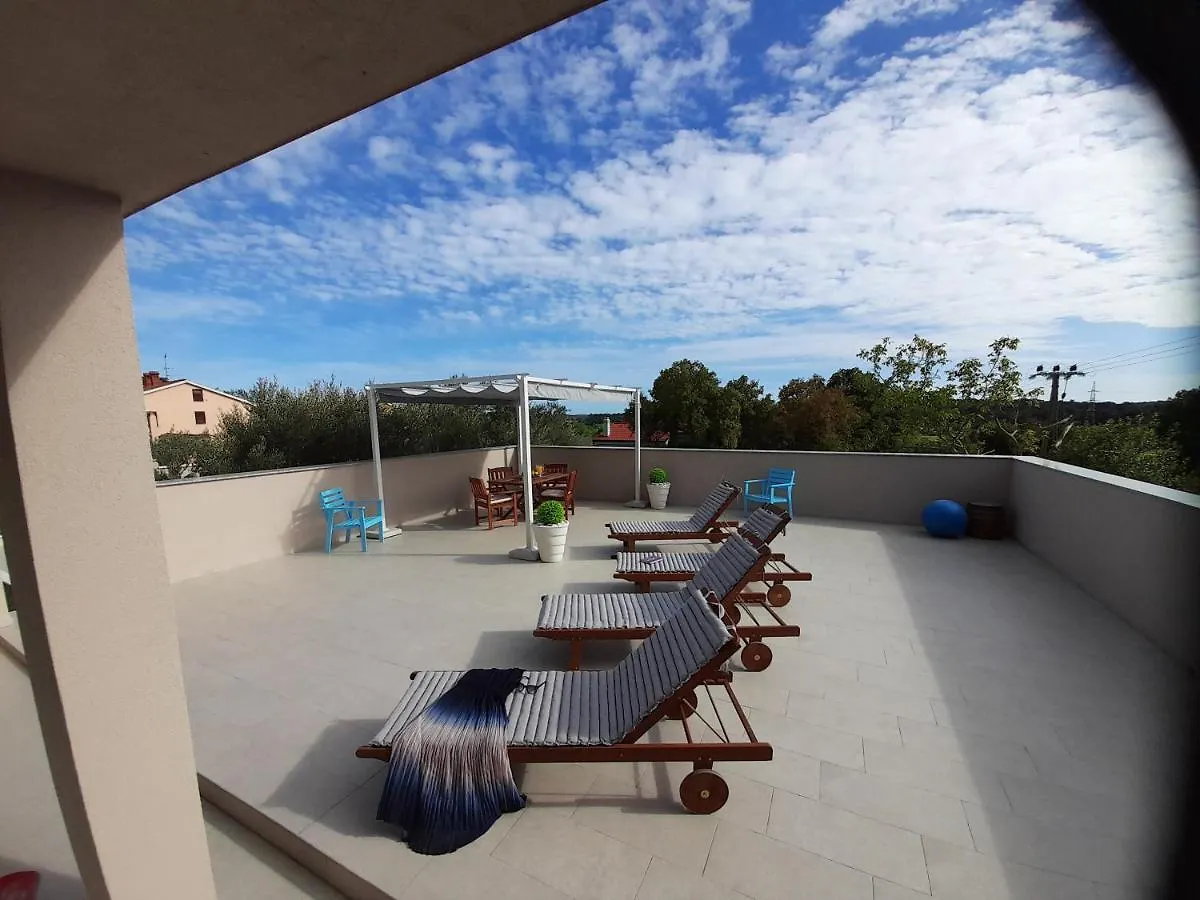 Mel&Stef, Charming House, Apartment With Private Swimming Pool Ideal For Family Vacation プーラ