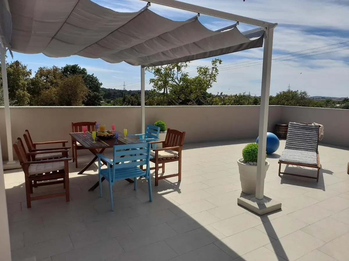 Mel&Stef, Charming House, Apartment With Private Swimming Pool Ideal For Family Vacation プーラ