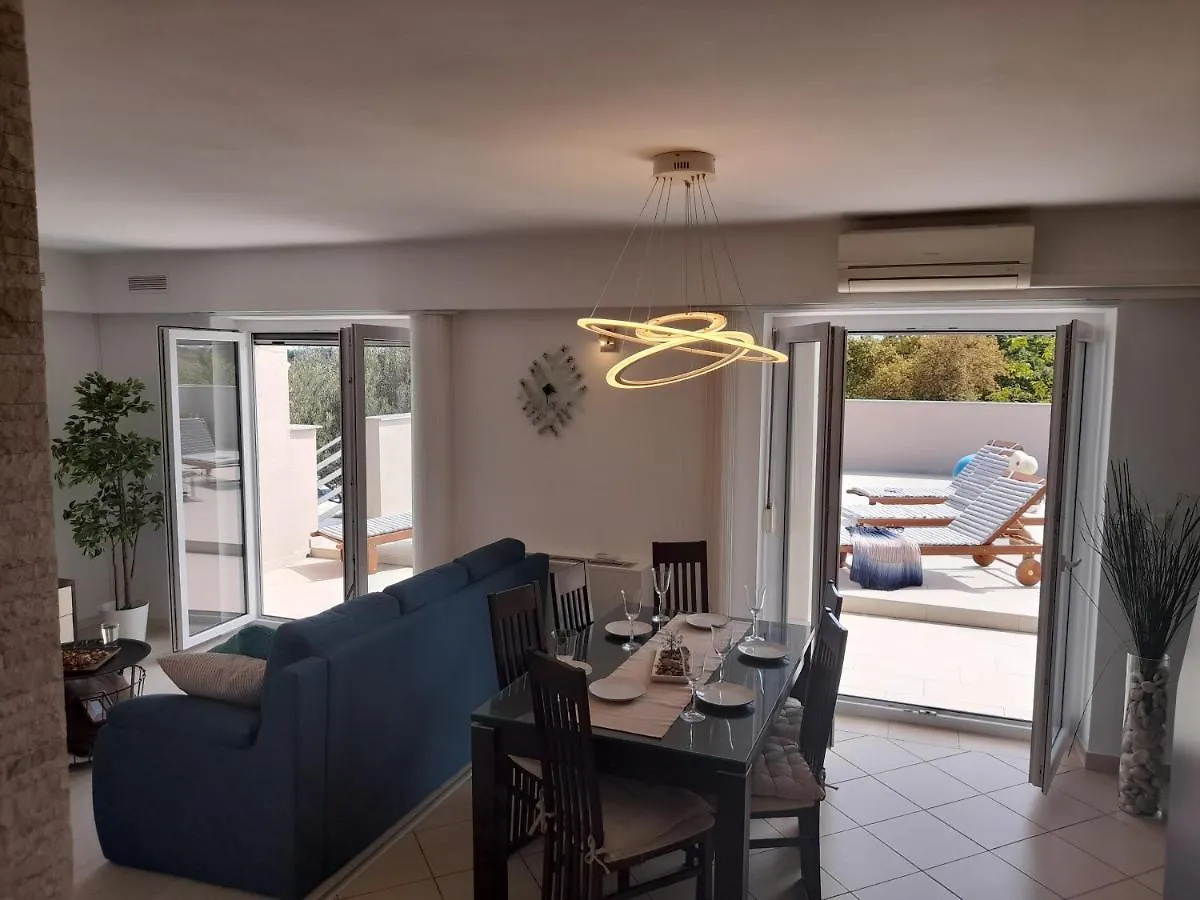 Mel&Stef, Charming House, Apartment With Private Swimming Pool Ideal For Family Vacation Pula