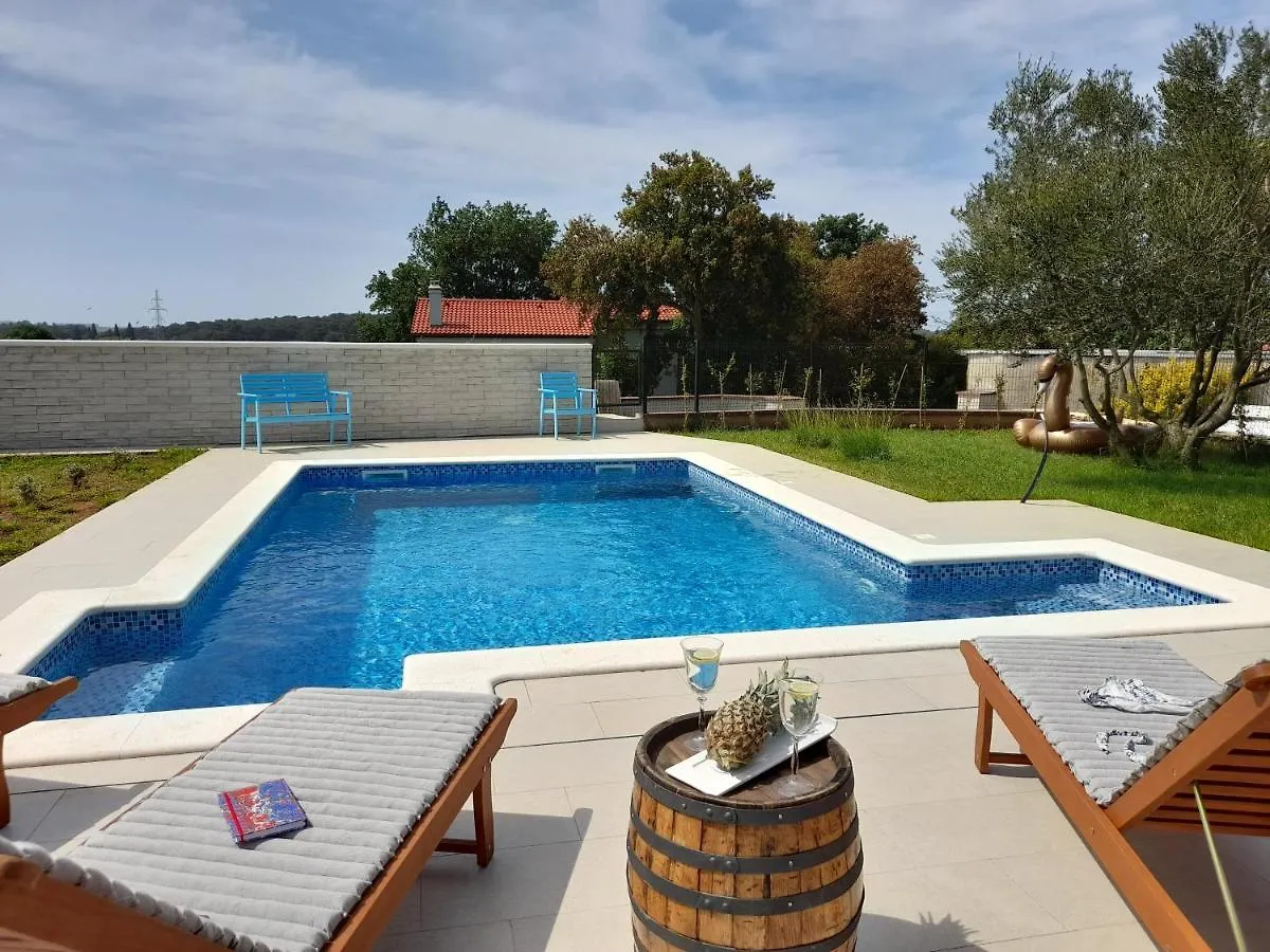 Mel&Stef, Charming House, Apartment With Private Swimming Pool Ideal For Family Vacation Pula Croatia