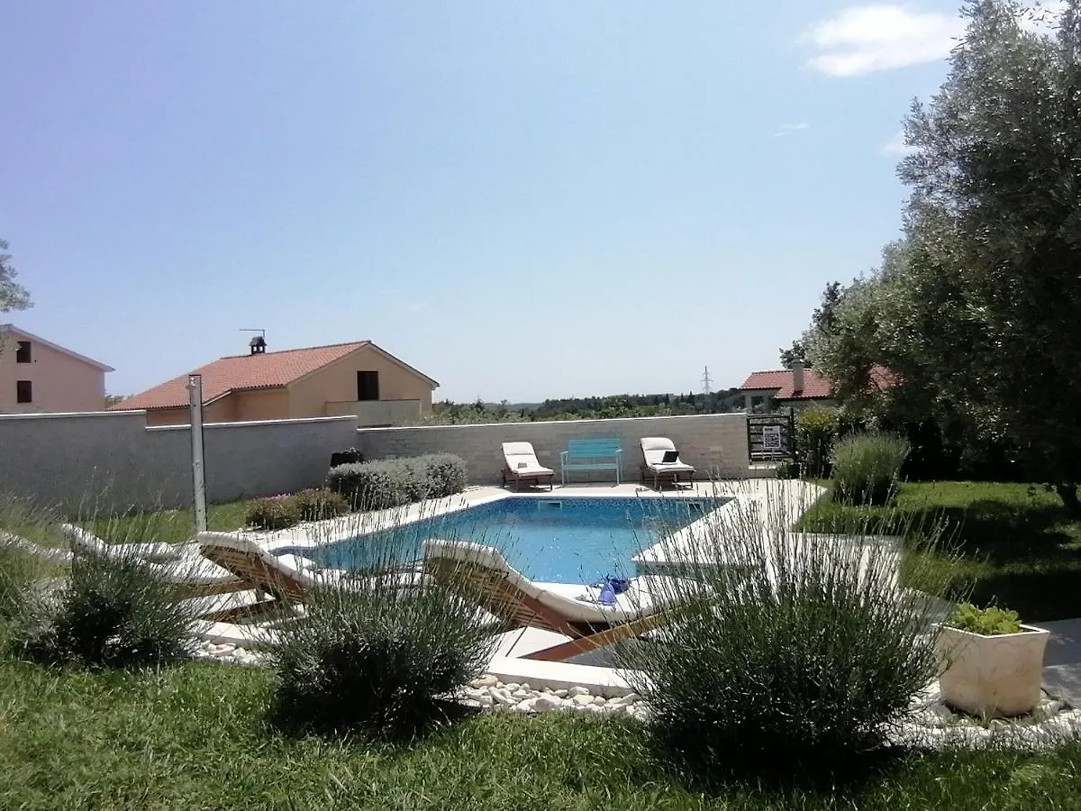 Mel&Stef, Charming House, Apartment With Private Swimming Pool Ideal For Family Vacation Pula 0*,  Croatia